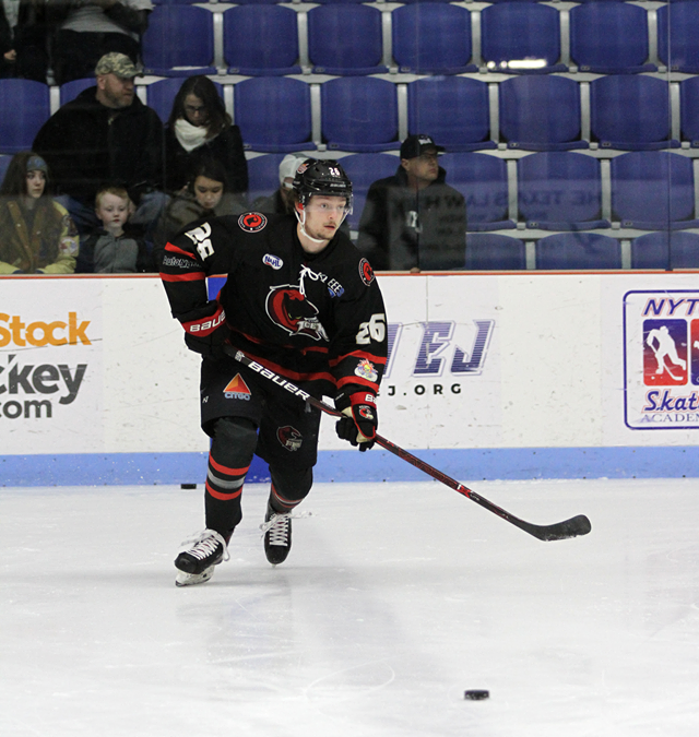 Titans acquire Mitch Machlitt