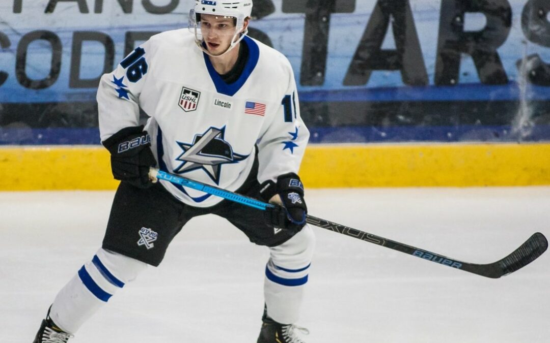 Titans bolster blueline with signing of veteran Caleb Price